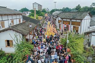 下一场对阵尼克斯！欧文：他们会充满能量 布伦森是个很棒的球员